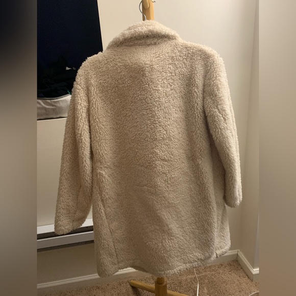 UNIQLO Teddy Coat - Picture 2 of 2